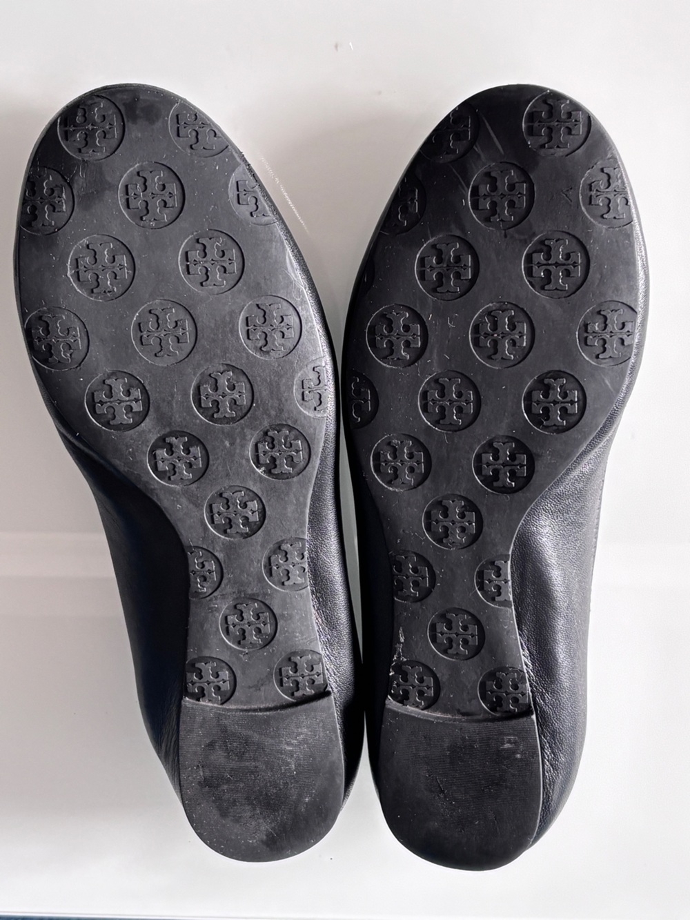 Tory Burch Reva Black Leather Ballet Flats Gold Logo Size 9.5 - Picture 7 of 11
